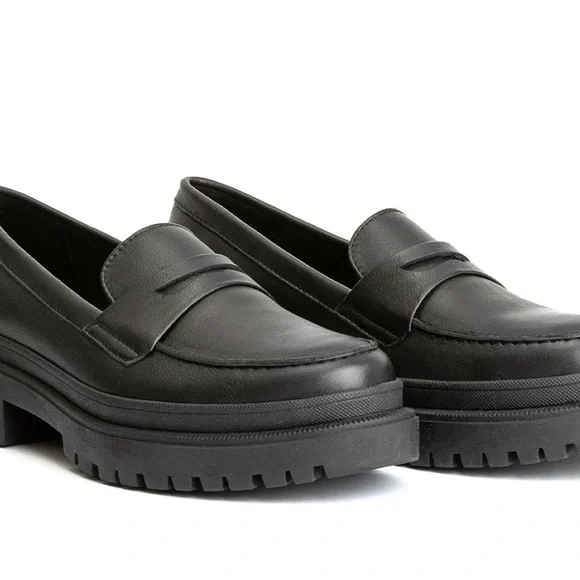 ‘Almost Perfect’ Zoe Chunky Loafer - Picture 2 of 6